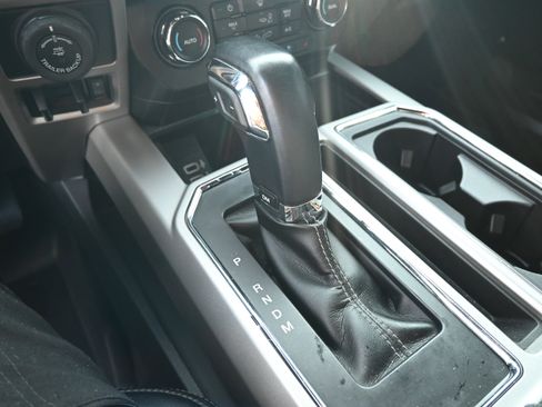 Used 2020 Ford F150 Lariat image 27