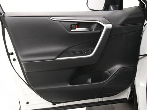 Used 2022 Toyota RAV4 XSE image 15