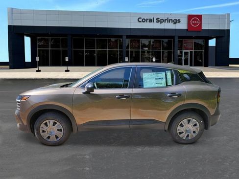 New 2025 Nissan Kicks S image 2