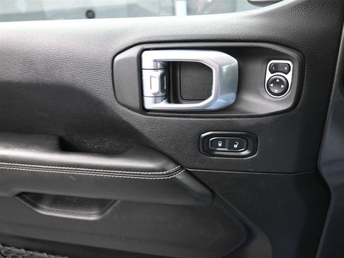 Used 2023 Jeep Gladiator Overland w/ Popular Equipment Package image 14