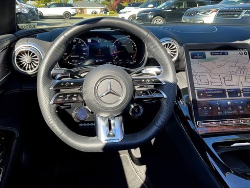 Used 2024 Mercedes-Benz SL 43 AMG image 8