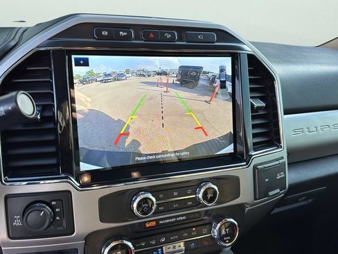 Used 2022 Ford F250 Lariat w/ Lariat Ultimate Package AWD/4WD image 18