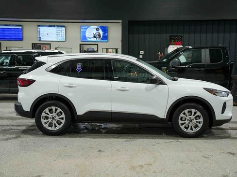Used 2023 Ford Escape Active image 4