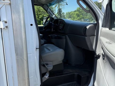 Used 2008 Ford E-350 and Econoline 350 Super Duty image 7