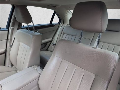 Used 2010 Mercedes-Benz E 550 Sedan image 9