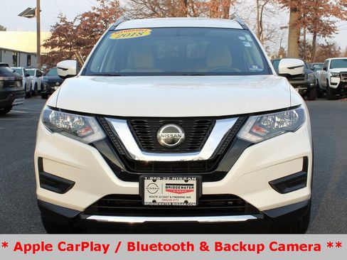 Used 2018 Nissan Rogue SV image 2