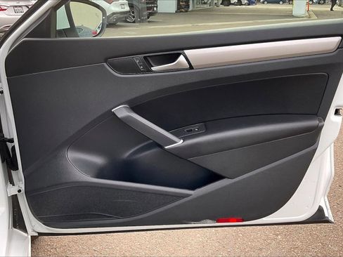 Used 2022 Volkswagen Passat 2.0T SE image 21