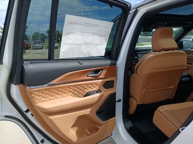 New 2027 Jeep Grand Cherokee Summit w/ Adv Protech Group IV AWD/4WD image 23