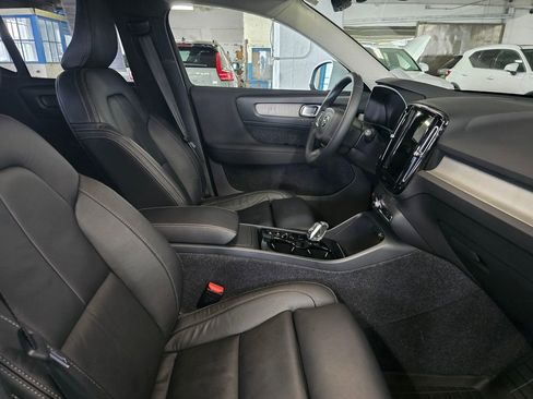 Certified 2023 Volvo XC40 B5 Plus w/ Driver Assist Package image 10