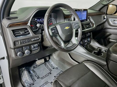 Used 2021 Chevrolet Suburban Premier w/ Premium Package AWD/4WD image 9