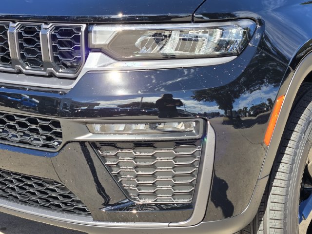 New 2027 Jeep Grand Cherokee Limited RWD image 5