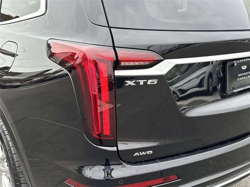 Used 2021 Cadillac XT6 Premium Luxury image 9