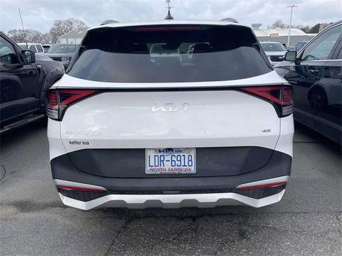 Used 2025 Kia Sportage EX w/ Premium Package image 5