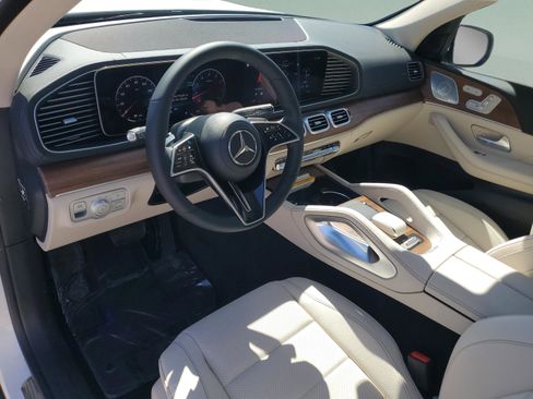 Certified 2026 Mercedes-Benz GLS 450 4MATIC image 19