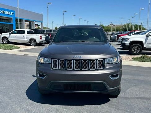 Used 2019 Jeep Grand Cherokee Laredo AWD/4WD image 11