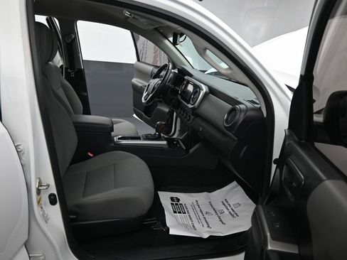 Used 2017 Toyota Tacoma SR5 w/ Tow Package image 23