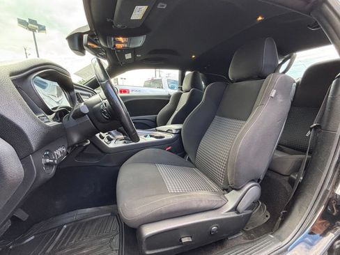 Used 2022 Dodge Challenger GT AWD/4WD image 11