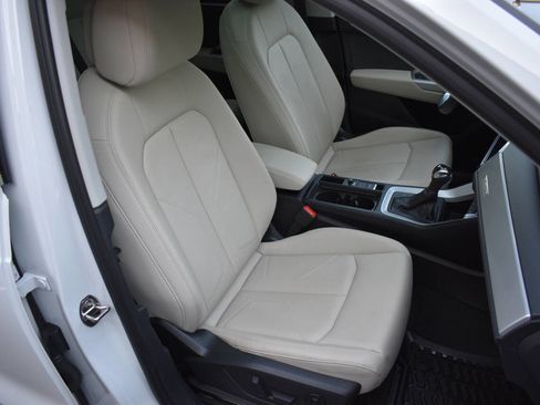 Used 2021 Audi Q3 2.0T Premium w/ Convenience Package AWD/4WD image 21