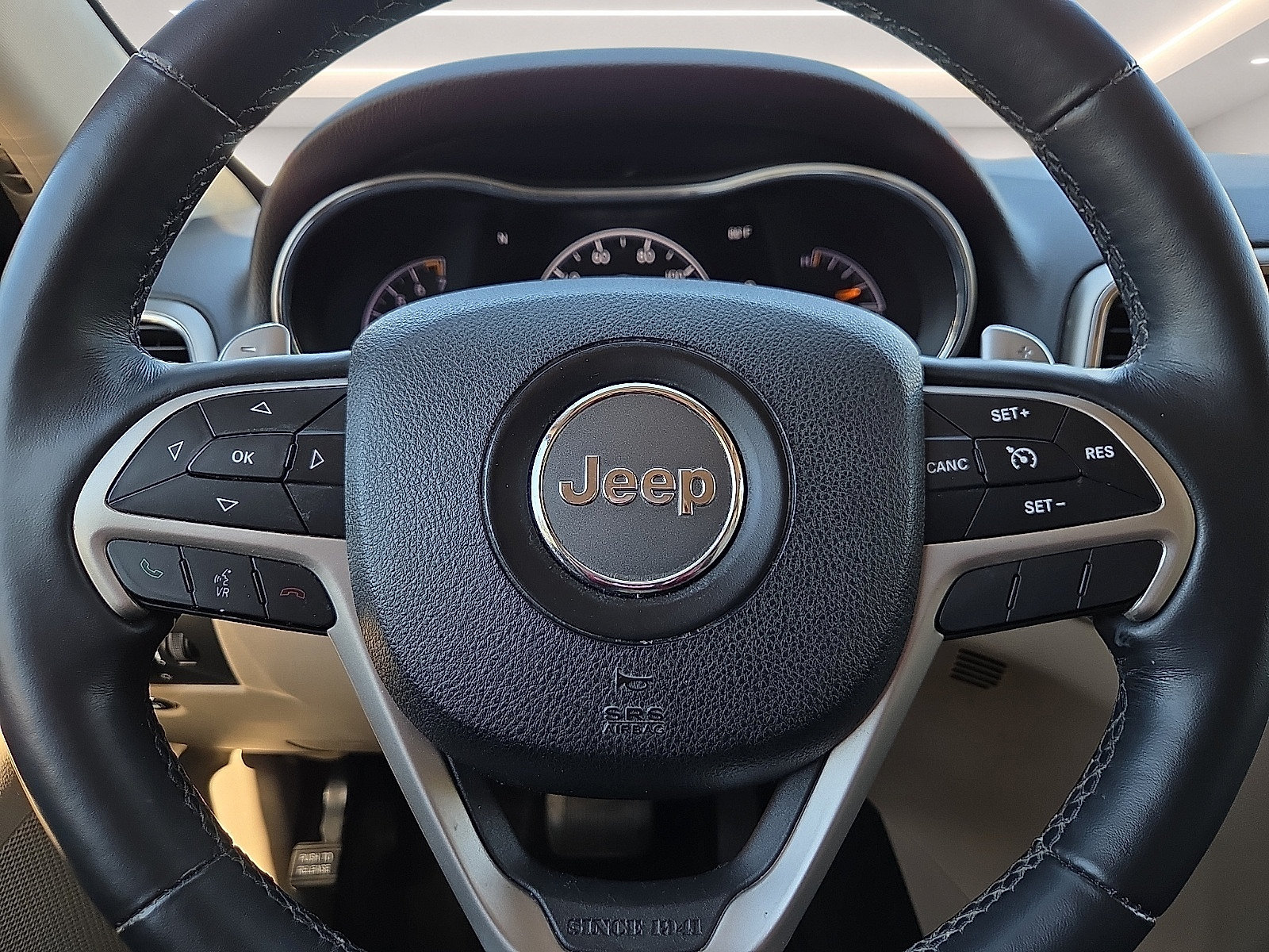 Used 2015 Jeep Grand Cherokee Limited AWD/4WD image 24