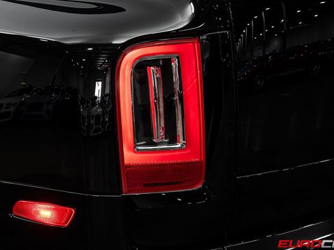 Used 2023 Rolls-Royce Cullinan w/ Cullinan Package AWD/4WD image 19