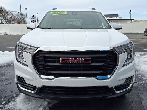 Used 2023 GMC Terrain SLE w/ Driver Convenience Package image 2
