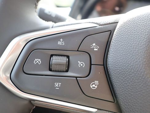 New 2026 Chevrolet Trax LT w/ LT Convenience Package FWD image 16