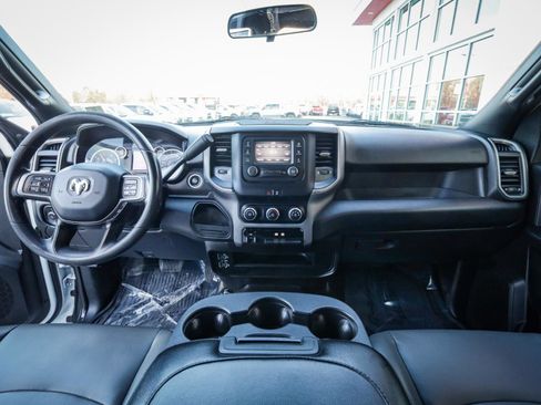 Used 2022 RAM 2500 Tradesman w/ Chrome Appearance Group image 17