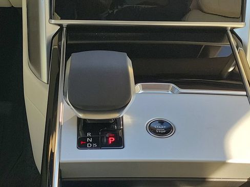 New 2026 Land Rover Range Rover Long Wheelbase SE AWD/4WD image 20