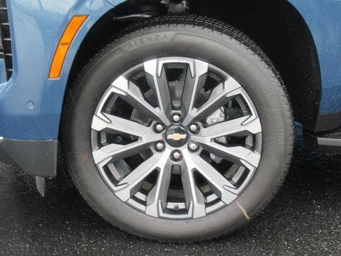 New 2025 Chevrolet Suburban High Country image 7