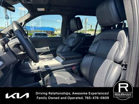 Used 2025 Lincoln Navigator L Reserve w/ Jet Appearance Package AWD/4WD image 10