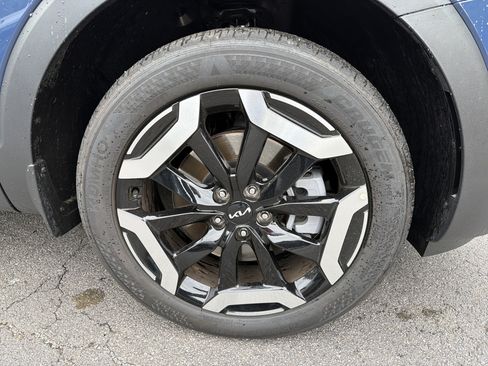 Used 2025 Kia Telluride S FWD image 8