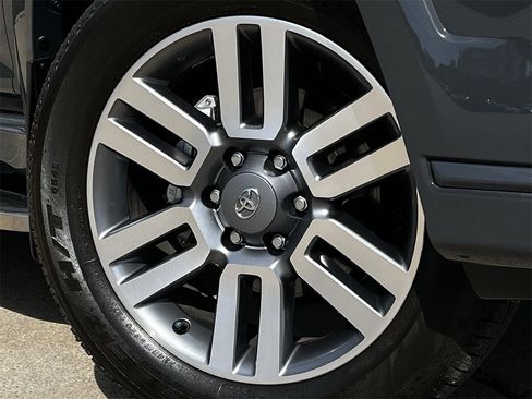 Used 2024 Toyota 4Runner TRD Sport image 28