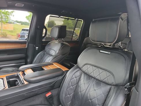 Used 2022 Jeep Grand Wagoneer Series III AWD/4WD image 25