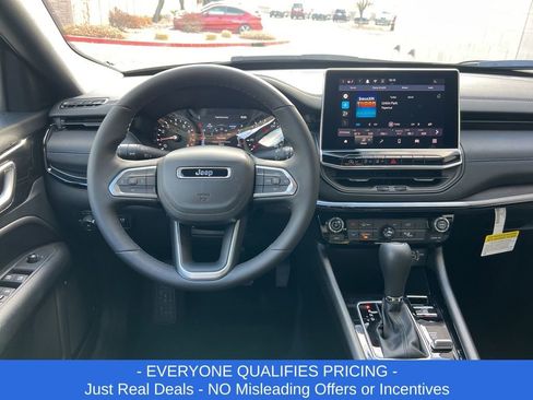 New 2026 Jeep Compass Latitude image 19