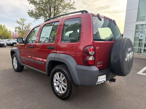 Used 2007 Jeep Liberty Sport image 2