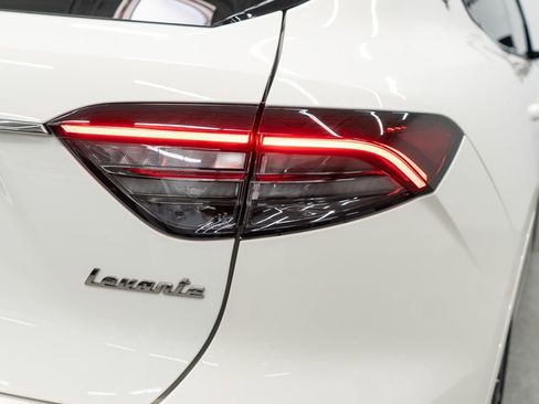 Used 2022 Maserati Levante GT AWD/4WD image 48