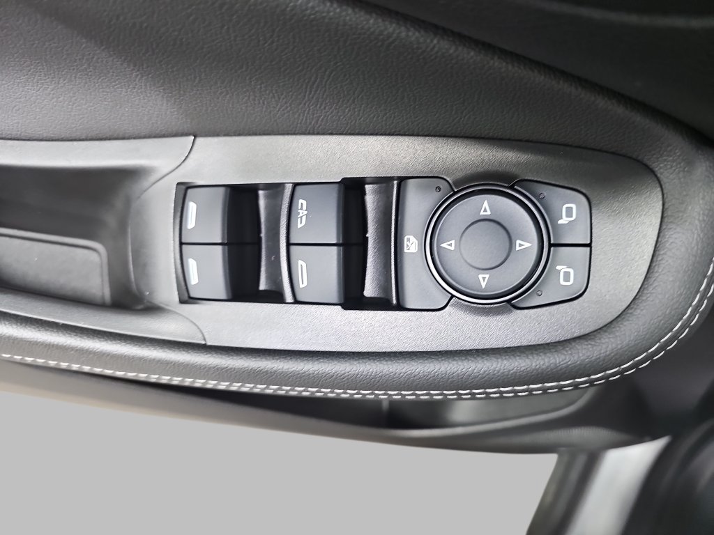 Used 2025 Buick Encore GX Preferred w/ Comfort Package FWD image 32