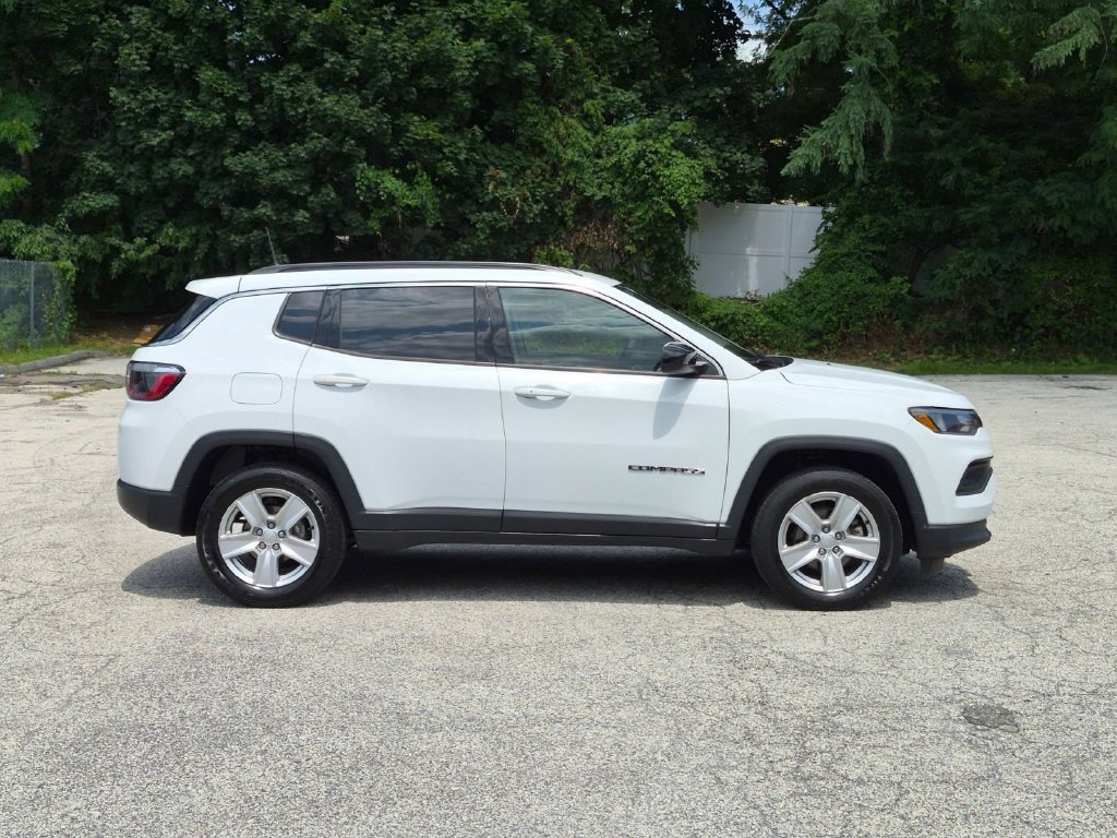 Certified 2022 Jeep Compass Latitude AWD/4WD image 2