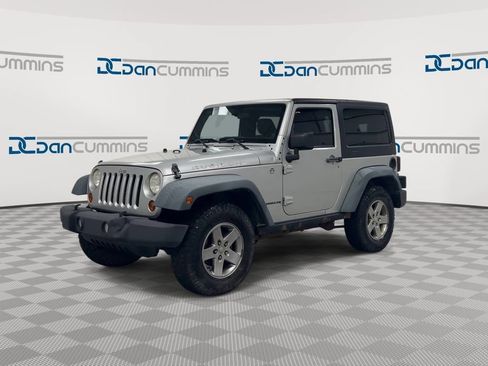 Used 2012 Jeep Wrangler Rubicon w/ Dual Top Group AWD/4WD image 4