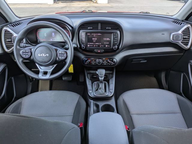 Used 2024 Kia Soul LX FWD image 17