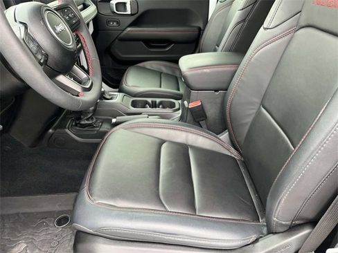 Used 2024 Jeep Wrangler Rubicon image 19