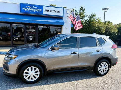 Used 2020 Nissan Rogue S FWD image 9