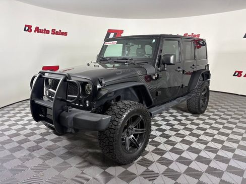 Used 2014 Jeep Wrangler Unlimited Sahara AWD/4WD image 2