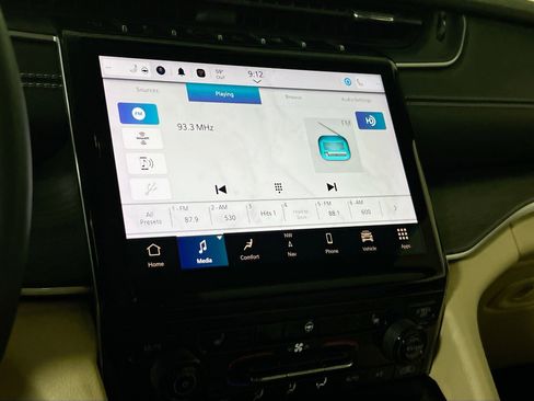 Used 2023 Jeep Grand Cherokee L Limited image 15