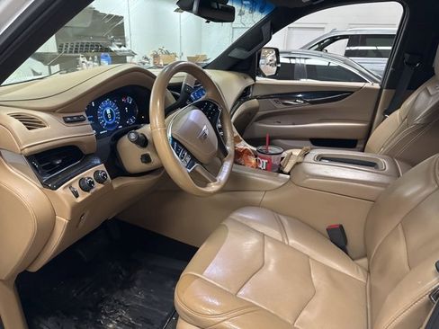 Used 2018 Cadillac Escalade ESV Platinum image 5