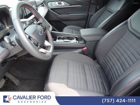 Used 2026 Ford Explorer ST-Line w/ ST-Line Street Pack AWD/4WD image 6