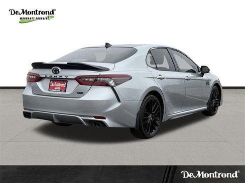 Used 2021 Toyota Camry XSE image 5