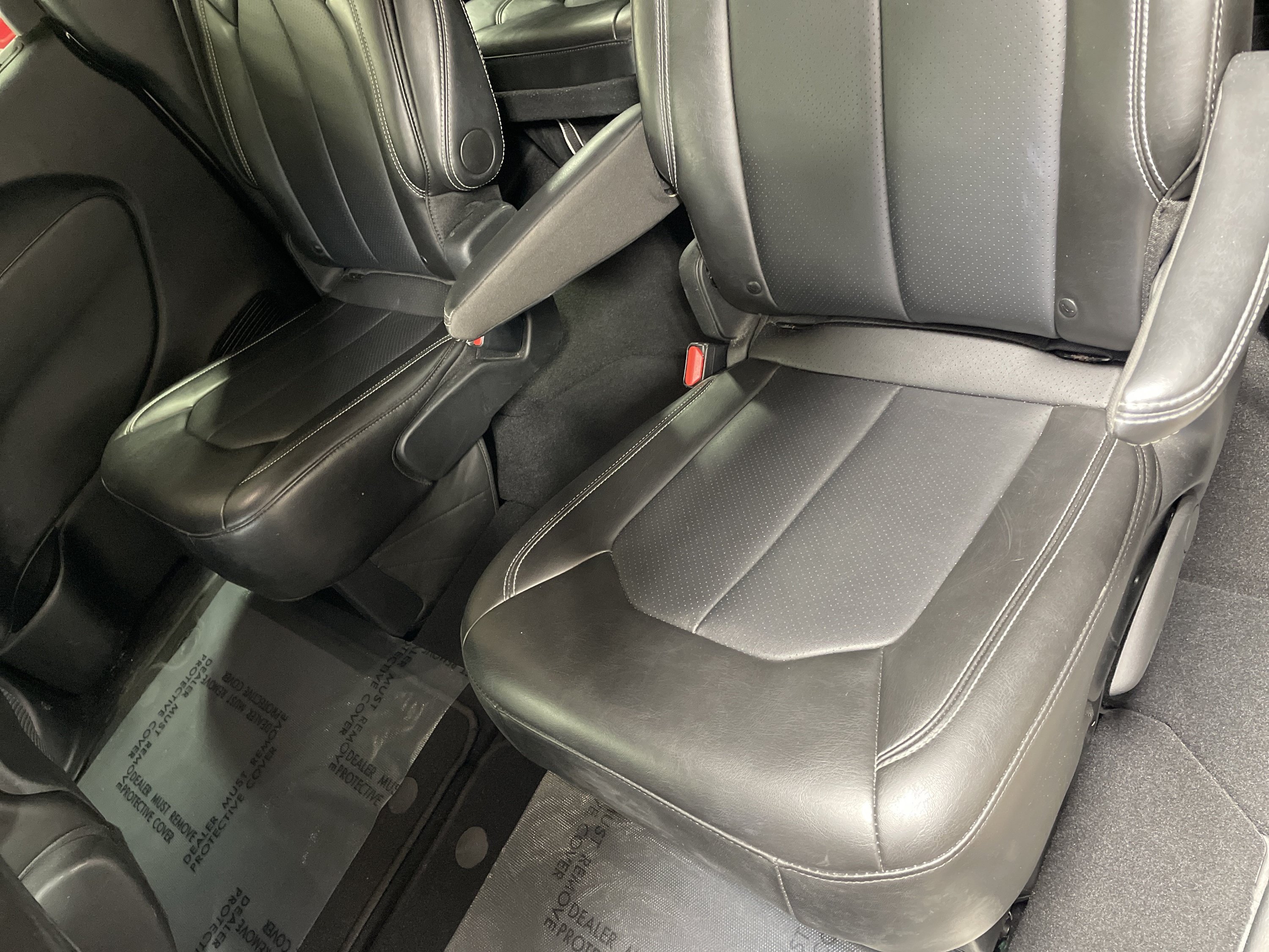 Used 2025 Chrysler Pacifica Select FWD image 10