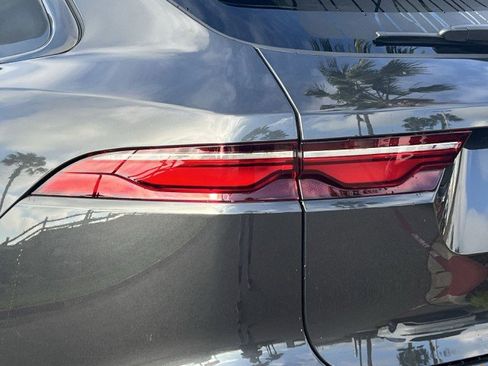 Used 2025 Jaguar F-PACE R-Dynamic S image 10