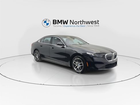 Used 2024 BMW i5 eDrive40i w/ M Sport Package image 6